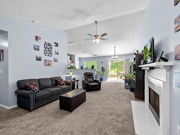 2nd image of 109 W Fall River Way