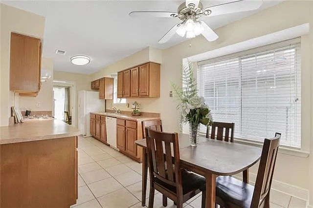 2704 Taft Park — Photo 10