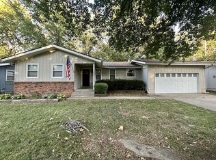 1020 S Paula Ave, Springfield, MO 65804