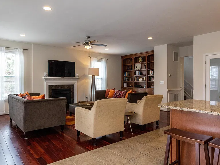 1307 N Utah St — Photo 4
