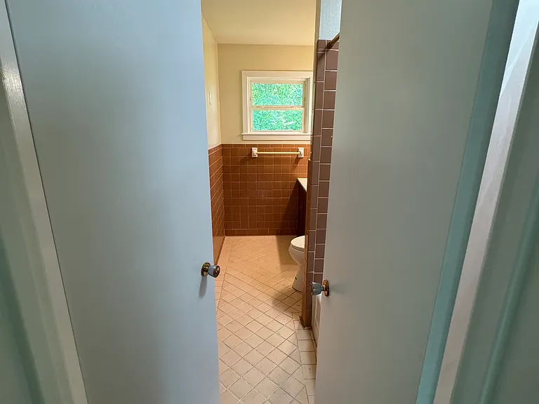 250 Triangle Dr — Photo 9