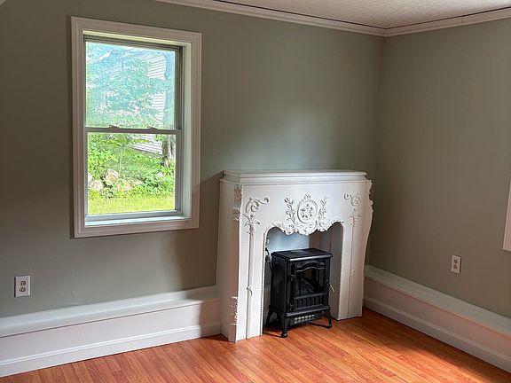 4th image of 33 Jug Hill Road