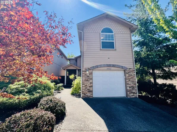 1463 Four Seasons Dr, Roseburg, OR 97470