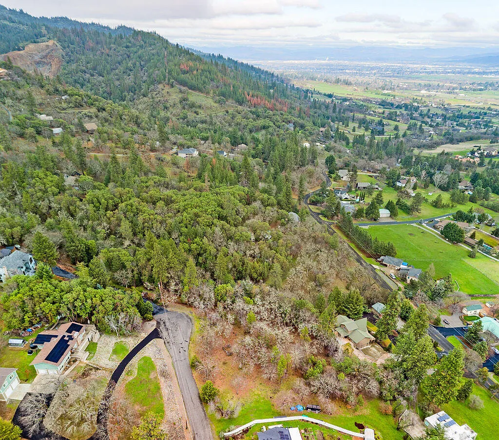 430 Richard Way photo 1