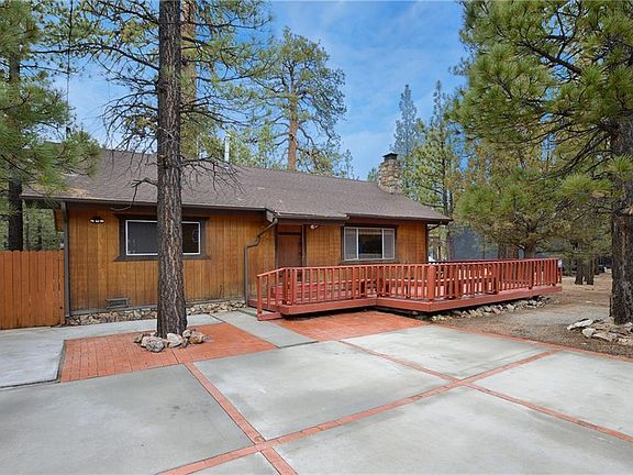 3rd image of 1141 Pine Ln