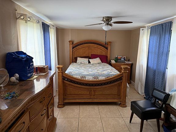 3rd image of 8624 SW 15th Court