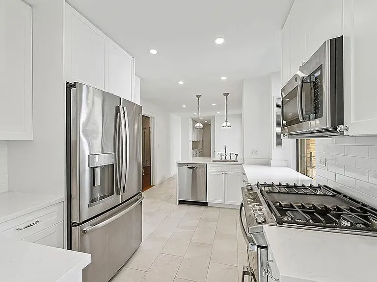 1085 Park Ave #13B — Photo 9