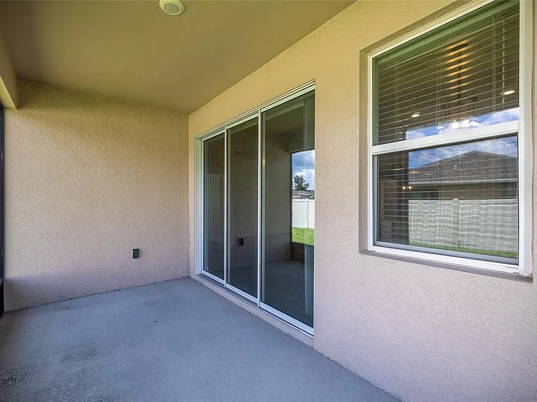 8810 SW 63rd Ave — Photo 17