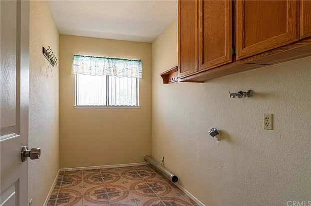 10912 Moreno Ave — Photo 33
