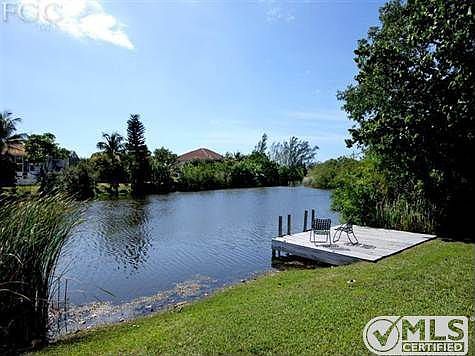 1667 SABABL SANDS 3br 3ba waterfront home. Enjoy kayaking, fishing and bird watching in your own bac