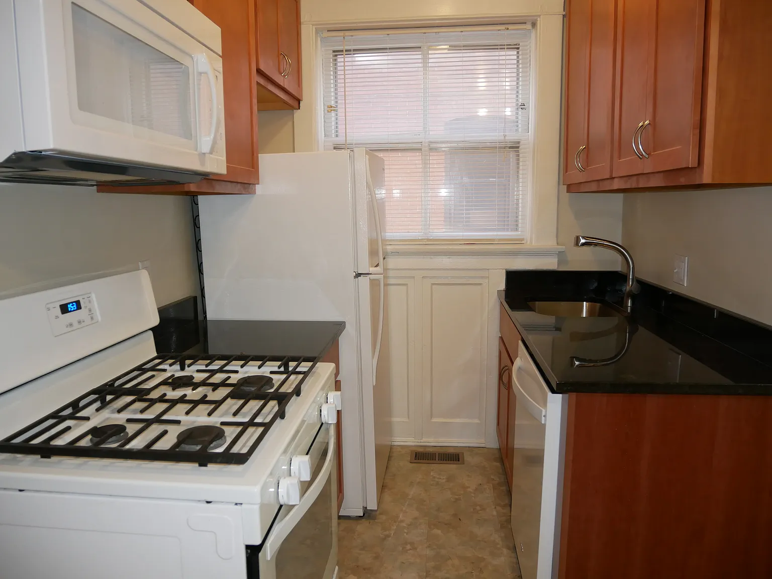 1 bed, 815 sqft, $995 — Photo 4