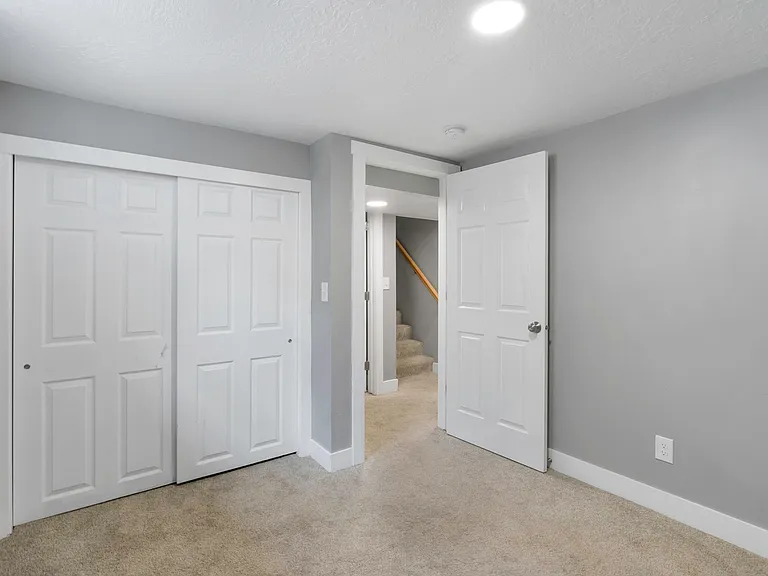 4085 S Olympic Way — Photo 14