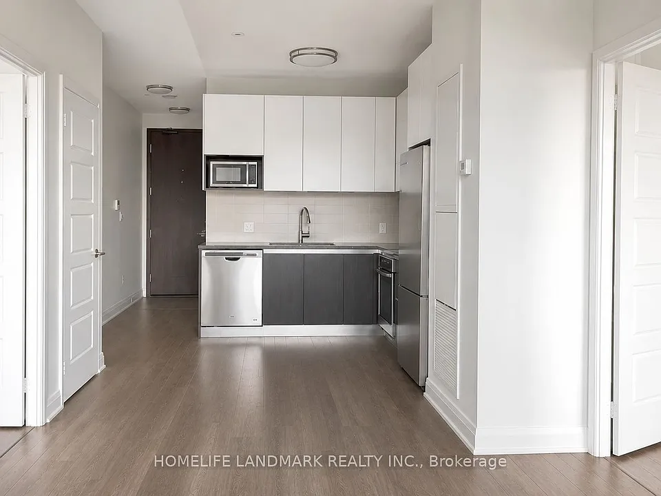 15 Water Walk Dr #819