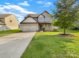 10001 Wrigley Dr, Charlotte, NC 28273