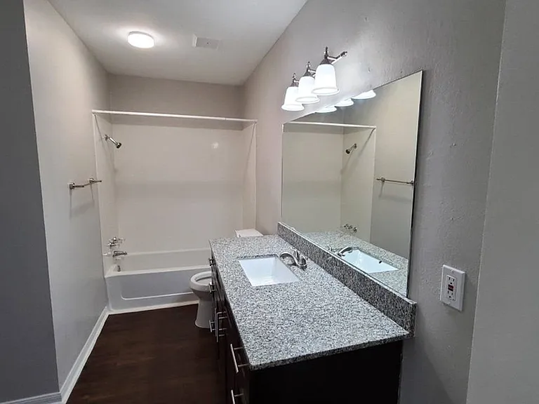 Post Oaks Apartments — Photo 20