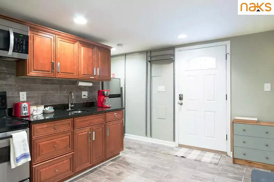 723 Harvard St NW — Photo 3