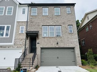 2184 W Village Ln, Smyrna, GA
