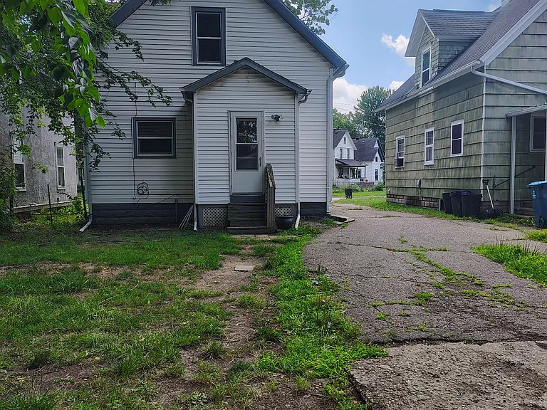 Traverse St — Photo 1