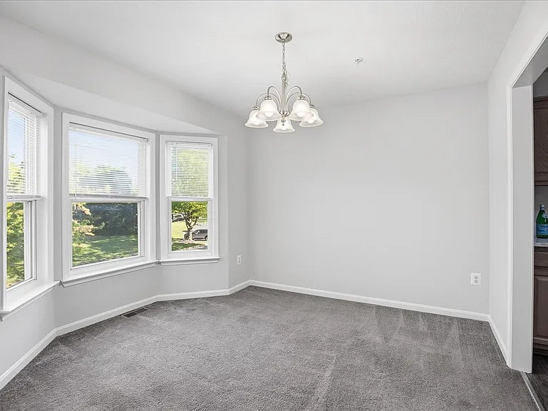 8000 Delores Ct — Photo 21