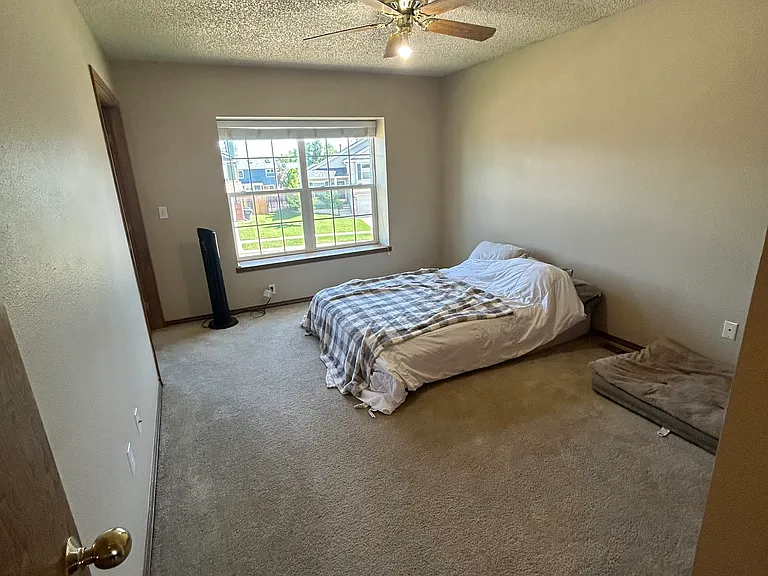 1405 Coolcrest Dr — Photo 8
