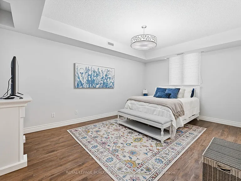 1477 Lakeshore Rd #305 — Photo 36