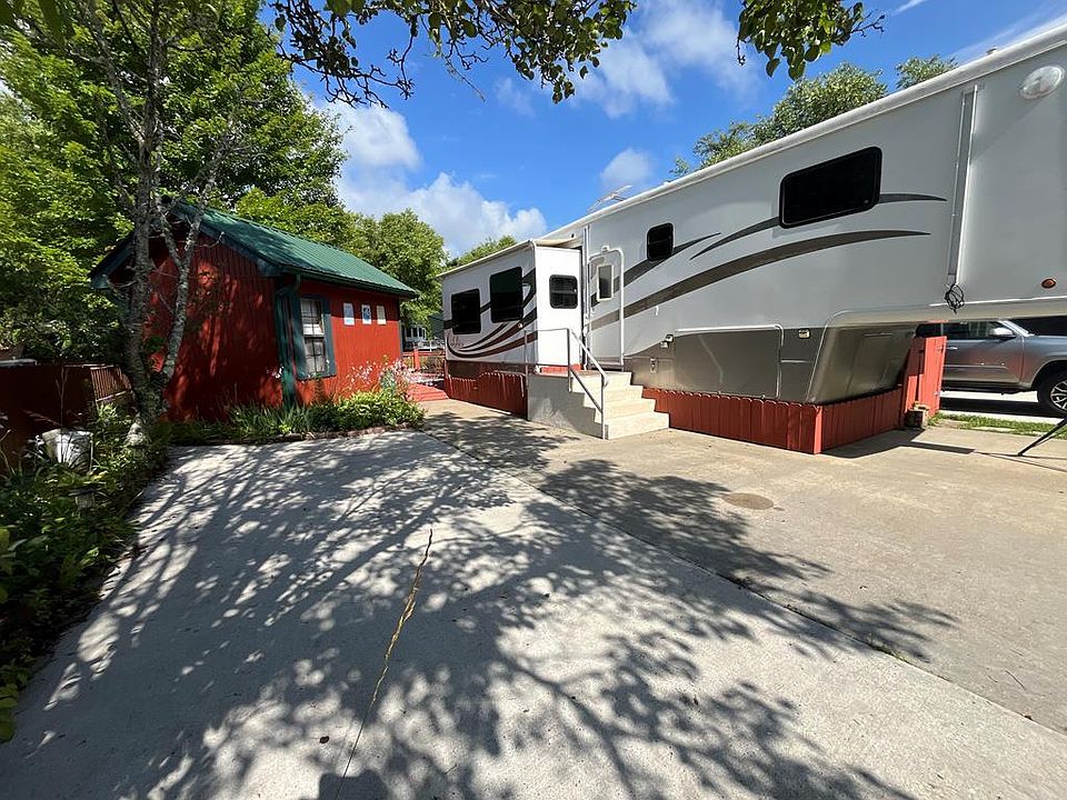 1st image of 370 Vista Cir