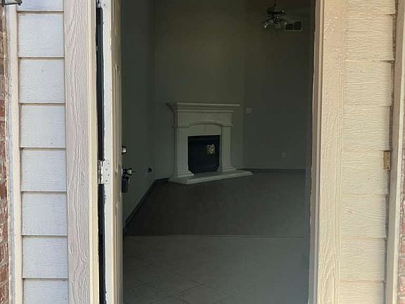 2nd image of 1004 Fort Apache Dr