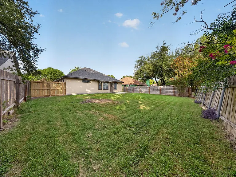 241 Brian Ln — Photo 36