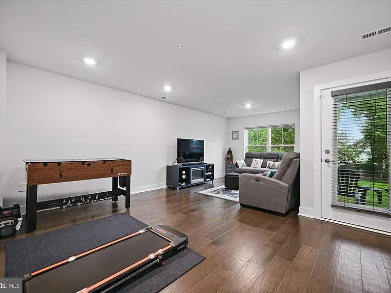 825 Pecan Rd — Photo 3
