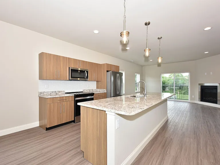 W62N438 Hanover Ave — Photo 20