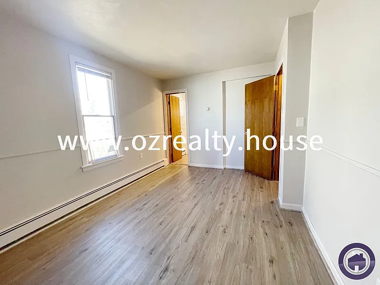 215 E Reed Ave — Photo 5
