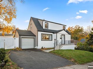 636 Elm Ave, Ridgefield, NJ 07657