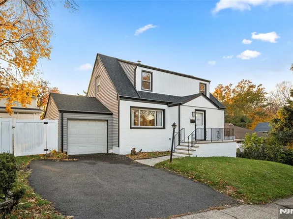 636 Elm Ave, Ridgefield, NJ 07657