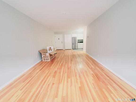 5th image of 637 Cove Rd Unit C19