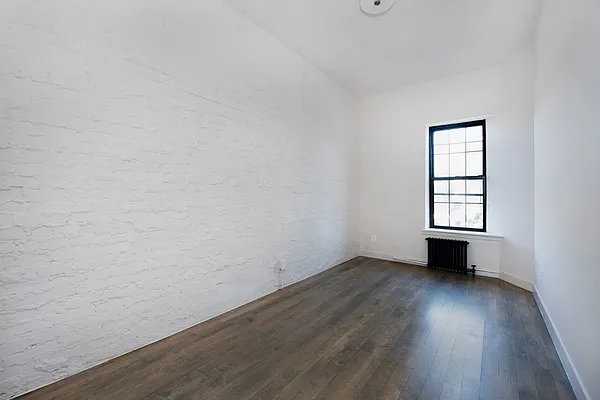 Rented by Bold New York | media 32