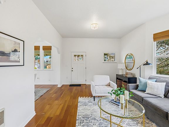 5th image of 2624 NE Sumner St