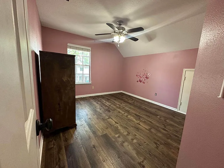 4907 Greenriver Valley Dr — Photo 14
