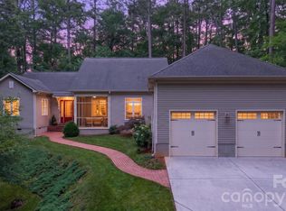2932 Oakdale Rd, Charlotte, NC 28216