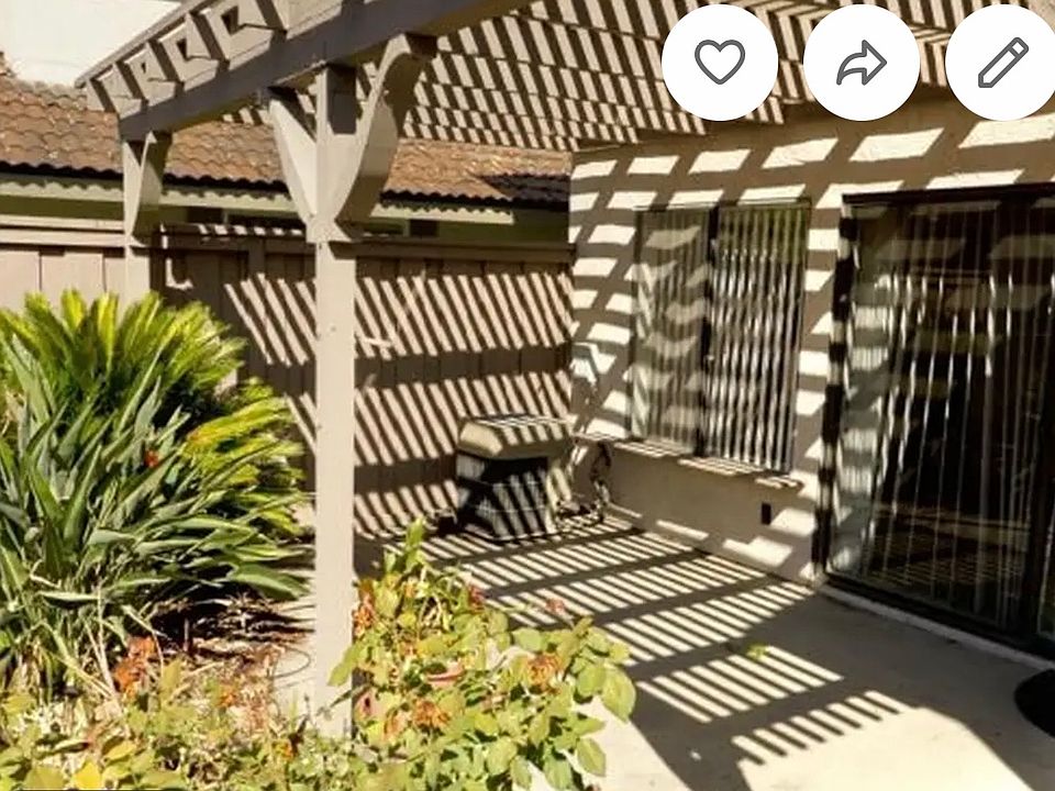 2nd image of 1129 Carmel Cir