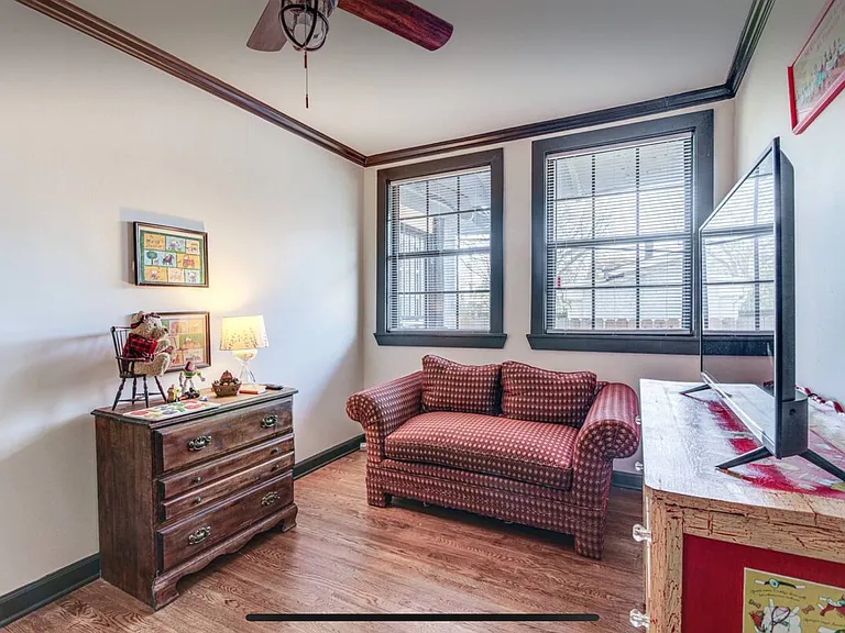 806 Garland St — Photo 3