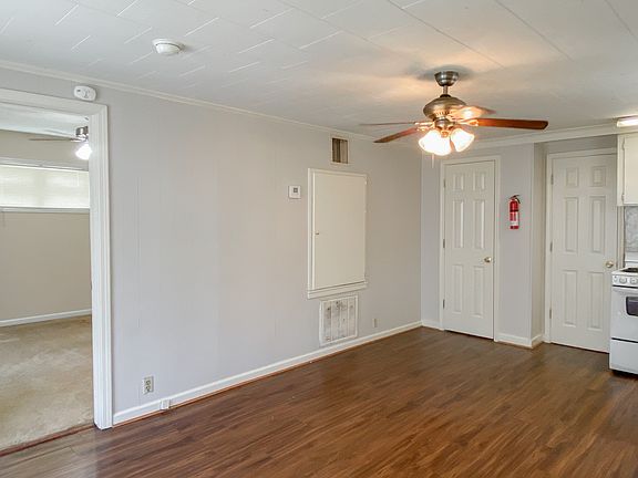 2nd image of 2239 Cypress St