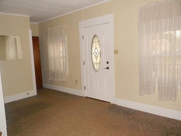 4th image of 713 Hazel Ave