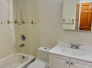 13218 Avery Ave, Flushing, NY 11355