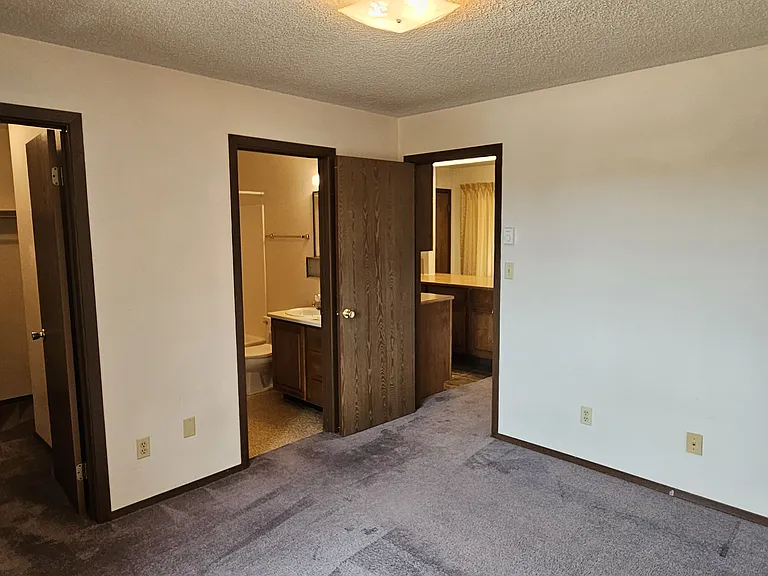 1517 Baker St — Photo 11