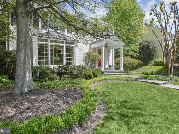 6113 Cromwell Dr, Bethesda, MD 20816