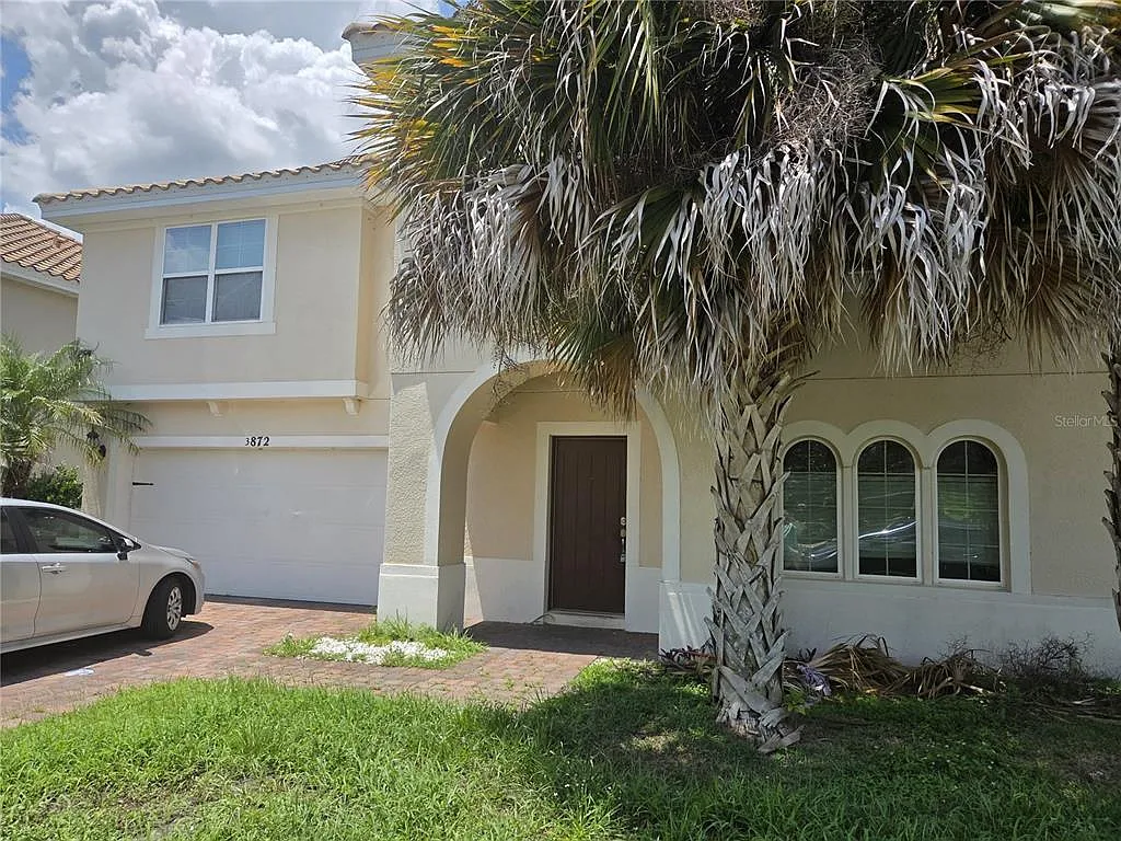 4 bed, 3.0 bath, 2830 sqft, $2,500 — Photo 2