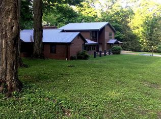 38 Hoffman Rd, New Hartford, NY 13413