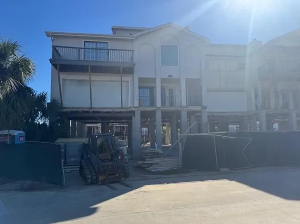 15 Harbour Dr, Houston, TX 77058