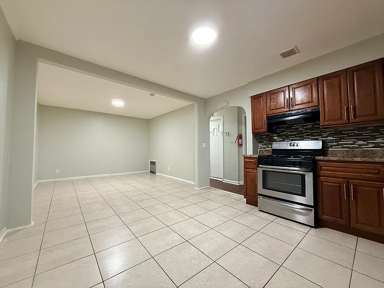 809A Summer Ave #2L — Photo 10