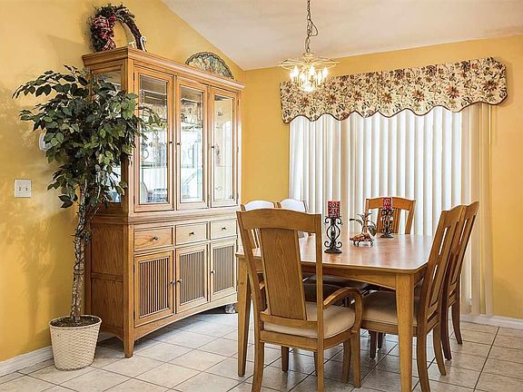 5th image of 4410 Crestmont Ct